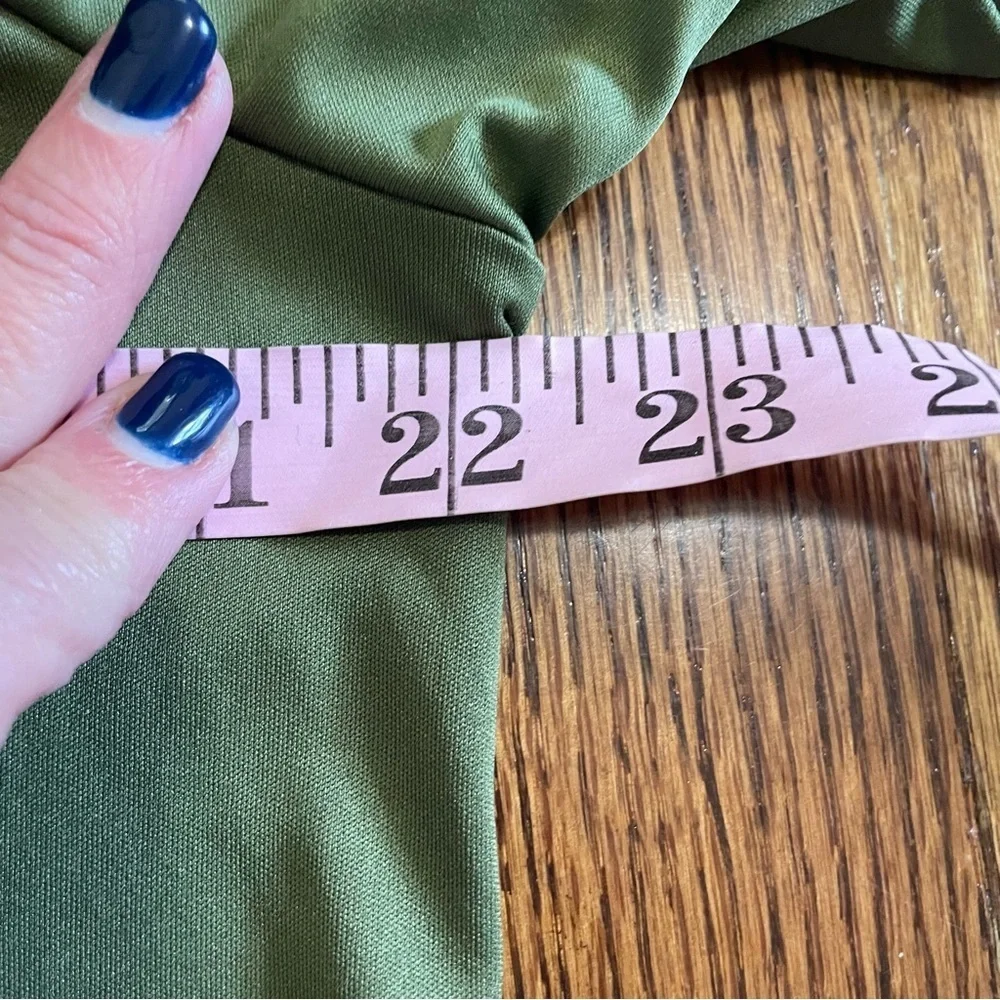 The North Face Hunter Green Long‎ Sleeved Wick Away Tee Size Large